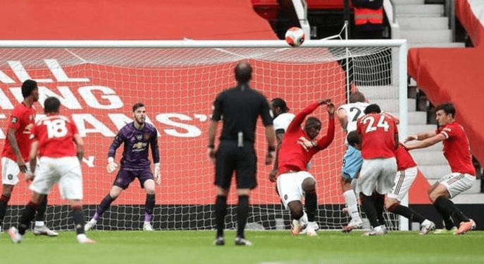  埃弗顿凭借定位球制胜，一球小胜伯恩茅斯  